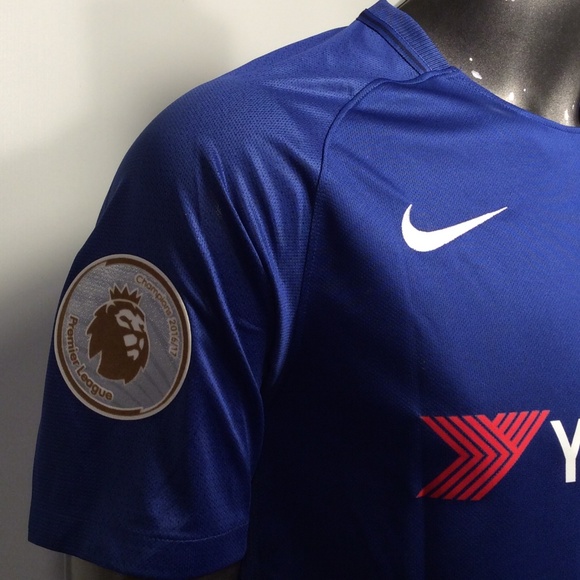 2017-18 Chelsea Eden Hazard #10 Home Soccer Jersey - Picture 3 of 5